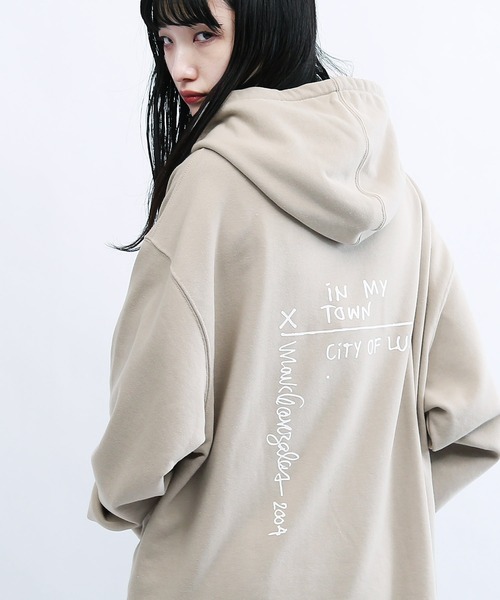 Mark Gonzales（マーク・ゴンザレス）の「Mark Gonzalez / マークゴンザレス 別注 コラボ オーバーサイズ 裏毛 パーカー（パーカー・メンズ・ホワイト系その他/ブラック系その他/ベージュ系その他/ブルー系その他/ホワイト系その他2/ホワイト系その他3/ホワイト系その他4/ホワイト系その他5/ホワイト系その他6/ブラック系その他2/ブラック系その他3/ベージュ系その他2/ベージュ系その他3/ブルー系その他2/ブルー系その他3/ベージュ系その他4/ベージュ系その他5/ブラック系その他4/ブラック系その他5/ブラック系その他6/その他1/その他2/その他3/その他4/その他7/その他6/その他5/ブラック系その他7/ブルー系その他4/その他8/ベージュ系その他6・MEDIUM/LARGE）」の16枚目の写真