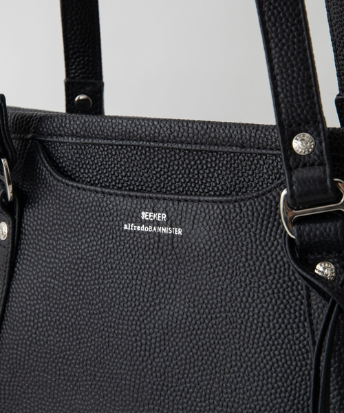 SEEKER（シーカー）の「【SEEKER別注】グレイン エンボスレザートート（トートバッグ・メンズ・ブラック/ダークブラウン/ネイビー・フリー）」の12枚目の写真