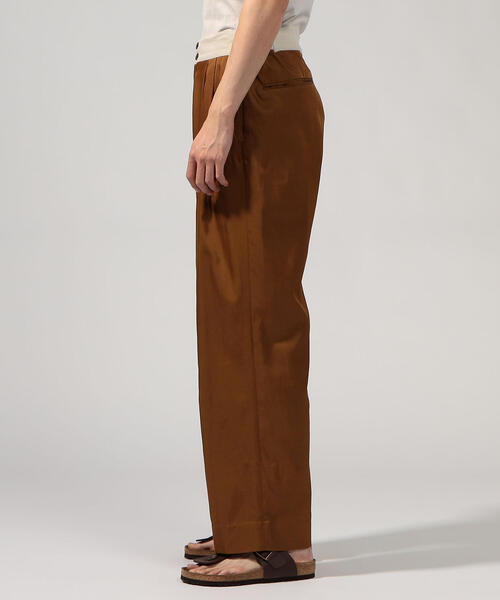 TOMORROWLAND （トゥモローランド）の「コットンレーヨン 2プリーツイージーパンツ（その他パンツ・メンズ・キャメル/ブラック/ダークグリーン・XS/M/S）」の8枚目の写真