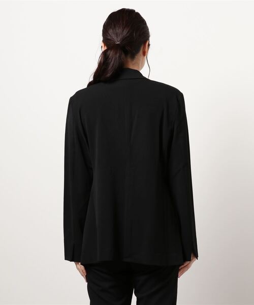 BELLUNA（ベルーナ）の「色あせにくいテーラードジャケット（スーツジャケット・レディース・ブラック/ネイビー・X-LARGE/MEDIUM/LARGE）」の9枚目の写真