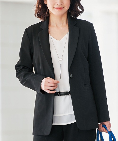 BELLUNA（ベルーナ）の「色あせにくいテーラードジャケット（スーツジャケット・レディース・ブラック/ネイビー・X-LARGE/MEDIUM/LARGE）」の2枚目の写真