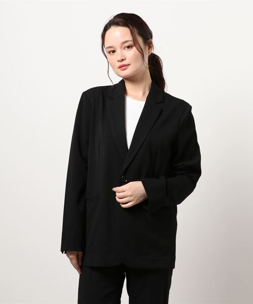 BELLUNA（ベルーナ）の「色あせにくいテーラードジャケット（スーツジャケット・レディース・ブラック/ネイビー・X-LARGE/MEDIUM/LARGE）」の6枚目の写真