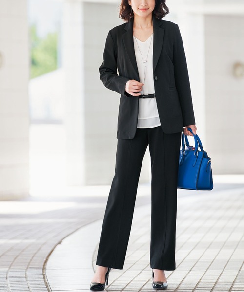 BELLUNA（ベルーナ）の「色あせにくいテーラードジャケット（スーツジャケット・レディース・ブラック/ネイビー・X-LARGE/MEDIUM/LARGE）」の4枚目の写真