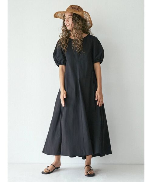 Ungrid（アングリッド）の「パフスリーブボリュームワンピース（ワンピース・レディース・ブラック/オフホワイト/カーキ・FREE）」の7枚目の写真