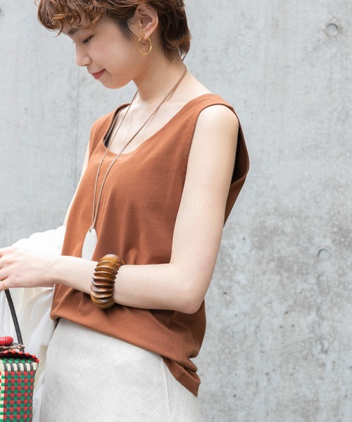 URBAN RESEARCH（アーバンリサーチ）の「UR TECH(UVカット)+抗菌 機能付 スクエアネックタンクトップ（タンクトップ・レディース・ブラウン系その他/ブラック・FREE）」の6枚目の写真