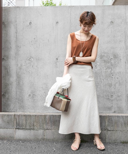 URBAN RESEARCH（アーバンリサーチ）の「UR TECH(UVカット)+抗菌 機能付 スクエアネックタンクトップ（タンクトップ・レディース・ブラウン系その他/ブラック・FREE）」の7枚目の写真