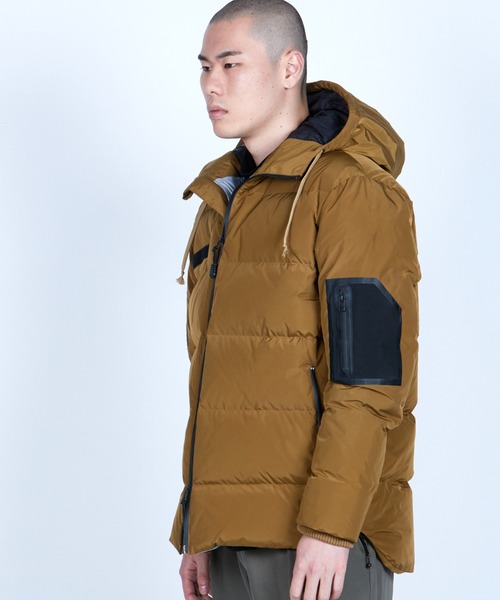 VIRGOwearworks（ヴァルゴウェアワークス）の「SUSTAINABLE PROTECT DOWN（ダウンジャケット/コート・メンズ・ブラック/カーキ/レッド・4/2/3）」の8枚目の写真