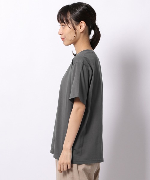 LAKOLE(ラコレ)の「オーガニックシルケットロゴTシャツ / 956360(Tシャツ/カットソー・レディース・オレンジ系その他6/セージグリーン/スモーク/サンドグレー・SMALL/MEDIUM)」の10枚目の写真