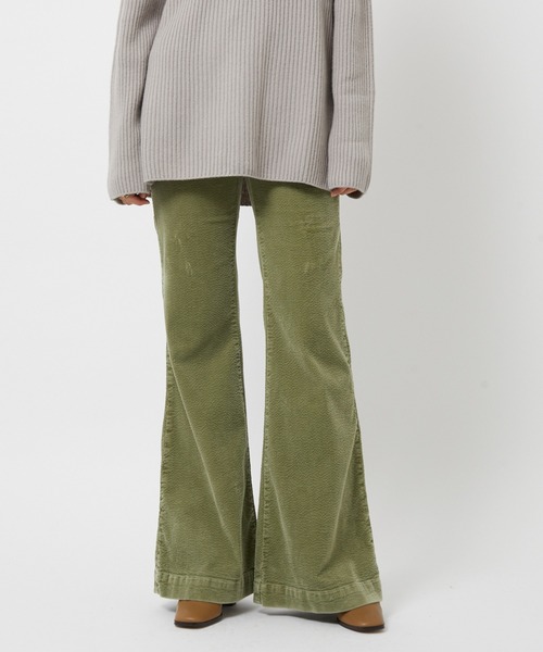 ROLLA'S フレアロングパンツ グリーン ROLLA'S（ローラス）の「【ROLLA'S】EASTCOAST FLARE-FERN CORD