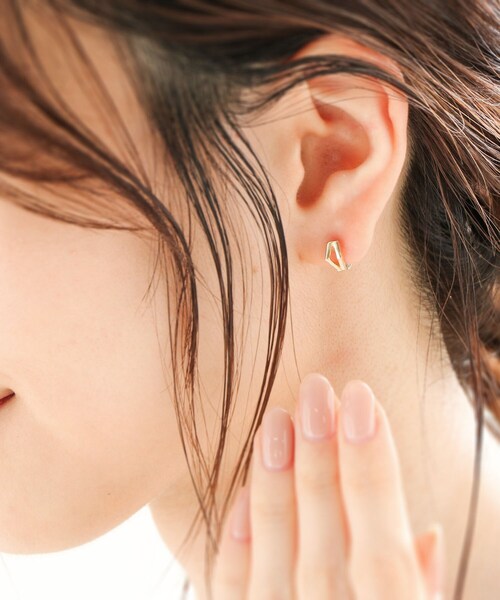 COCOSHNIK(ココシュニック)の「K10ヘキサゴン中折れ フープピアス(ピアス(両耳用)・レディース・ホワイト系その他7・00)」の6枚目の写真