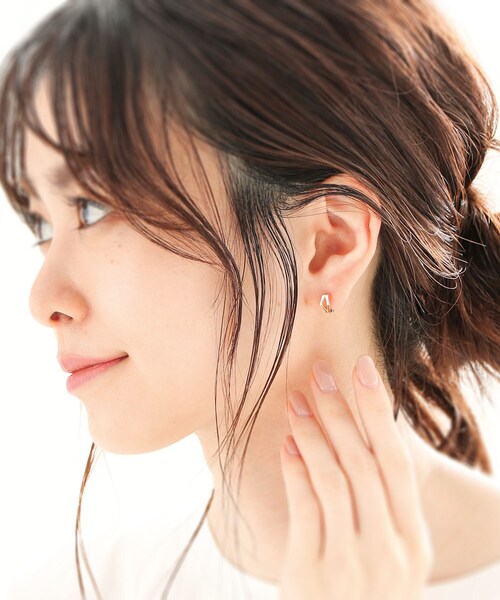 COCOSHNIK(ココシュニック)の「K10ヘキサゴン中折れ フープピアス(ピアス(両耳用)・レディース・ホワイト系その他7・00)」の7枚目の写真