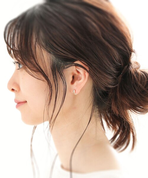 COCOSHNIK(ココシュニック)の「K10ヘキサゴン中折れ フープピアス(ピアス(両耳用)・レディース・ホワイト系その他7・00)」の9枚目の写真