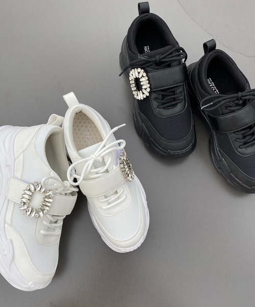 one after another NICE CLAUP（ワンアフターアナザーナイスクラップ）の「ビジュースニーカー（スニーカー・レディース・ホワイト/ブラック・S/M/L/LL）」の11枚目の写真