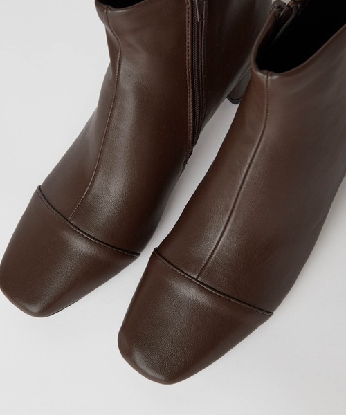 PURIL（ピュリル）の「【PURIL】スクエアトゥ　切替デザインブーツ（ブーツ・レディース・ダークブラウン/ブラック/アイボリー・S/M/L）」の21枚目の写真