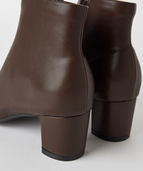 PURIL（ピュリル）の「【PURIL】スクエアトゥ　切替デザインブーツ（ブーツ・レディース・ダークブラウン/ブラック/アイボリー・S/M/L）」の19枚目の写真