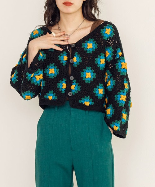 w closet（ダブルクローゼット）の「カギ針モチーフ5分袖カーディガン（カーディガン/ボレロ・レディース・ブラック/ダークグリーン/アイボリー・FREE）」の2枚目の写真