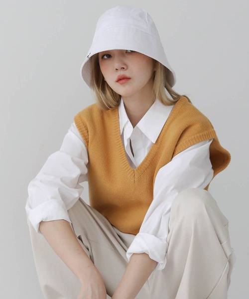 UNE MANSION(ユヌマンション)の「コットンベーシックバケットハット(ハット・レディース・ホワイト/ブラック/ベージュ・ONE SIZE)」の1枚目の写真