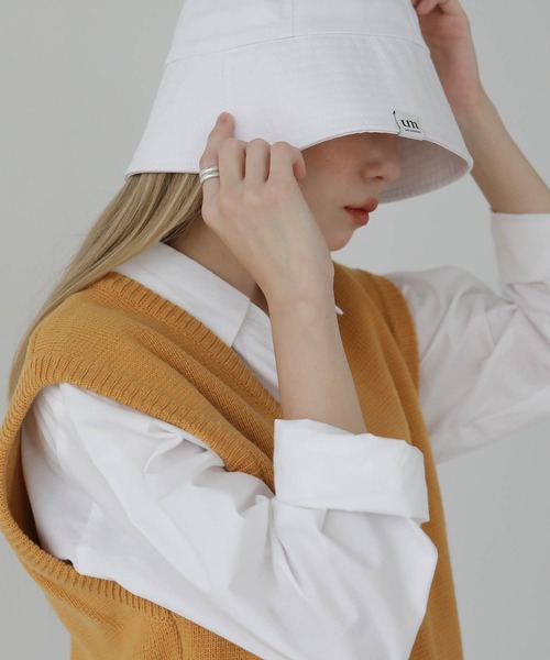 UNE MANSION(ユヌマンション)の「コットンベーシックバケットハット(ハット・レディース・ホワイト/ブラック/ベージュ・ONE SIZE)」の4枚目の写真