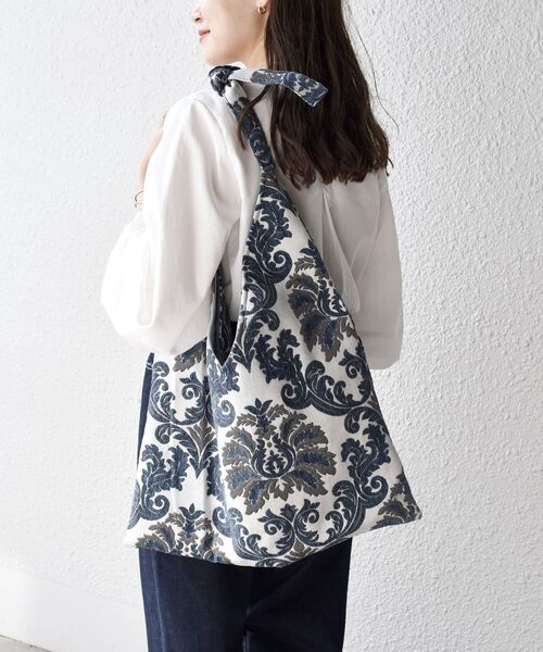 The Bagmati（ザバグマティ）の「The Bagmati:ペイズリージャカードトート◆（トートバッグ・レディース・ブラウン/ブルー・ONE SIZE）」の2枚目の写真