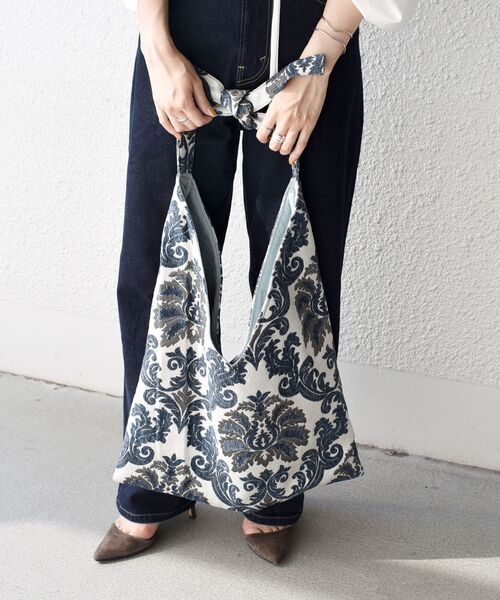 The Bagmati（ザバグマティ）の「The Bagmati:ペイズリージャカードトート◆（トートバッグ・レディース・ブラウン/ブルー・ONE SIZE）」の14枚目の写真