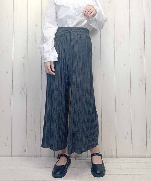 Clice de Paris(クリシェドゥパリス)の「K/プリーツパンツ(その他パンツ・レディース・グレー/ブラック/カーキ・ONESIZE)」の1枚目の写真