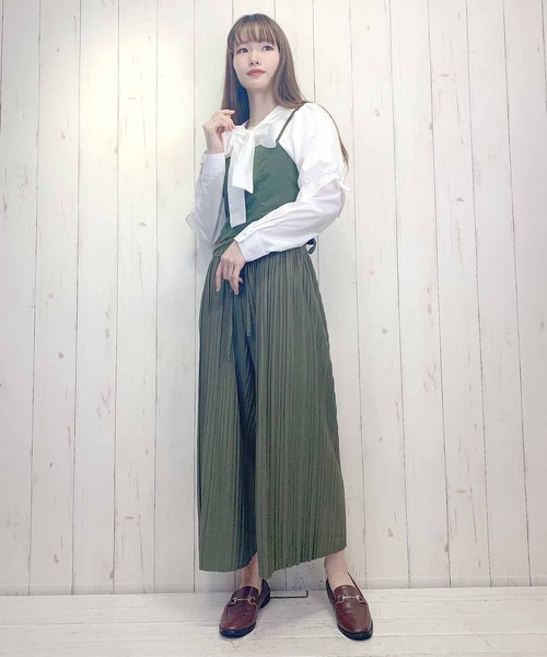Clice de Paris(クリシェドゥパリス)の「K/プリーツパンツ(その他パンツ・レディース・グレー/ブラック/カーキ・ONESIZE)」の4枚目の写真