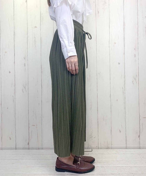 Clice de Paris(クリシェドゥパリス)の「K/プリーツパンツ(その他パンツ・レディース・グレー/ブラック/カーキ・ONESIZE)」の7枚目の写真