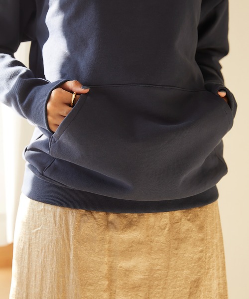 RANDEBOO（ランデブー）の「Puff hoodie top（スウェット・レディース・ネイビー/ピンクベージュ・FREE）」の14枚目の写真