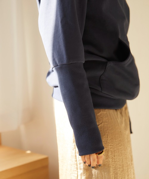 RANDEBOO（ランデブー）の「Puff hoodie top（スウェット・レディース・ネイビー/ピンクベージュ・FREE）」の15枚目の写真