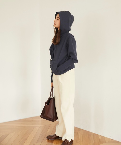 RANDEBOO（ランデブー）の「Puff hoodie top（スウェット・レディース・ネイビー/ピンクベージュ・FREE）」の3枚目の写真