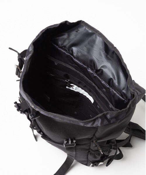 MAKAVELIC(マキャベリック)の「【62】【MAKAVELIC】DOUBLE BELT PMD MIX DAYPACK(バックパック/リュック・メンズ・ブラック/ネイビー系・FREE)」の16枚目の写真