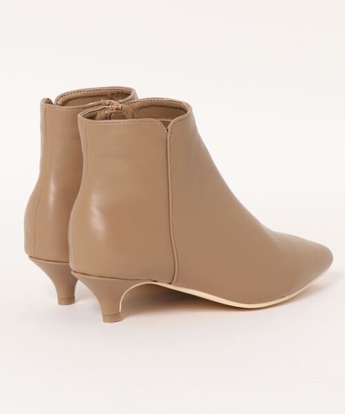 Te chichi(テチチ)の「ポインテッドアンクルブーツ(ブーツ・レディース・ベージュ/オフホワイト/ブラック・38/37)」の5枚目の写真
