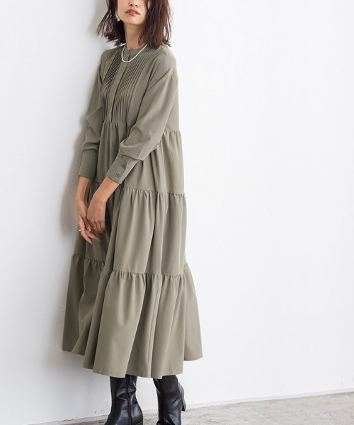 Pierrot(ピエロ)の「【CM着用アイテム】ピンタックティアードワンピース(ワンピース・レディース・ブルーグリーン/グレイッシュベージュ・M/L)」の8枚目の写真
