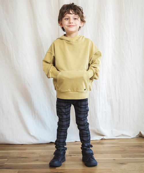 BRANSHES(ブランシェス)の「ピグメント染めパーカー(パーカー・キッズ・サックスブルー/キャメル/チャコールグレー/ベージュ・100cm/110cm/120cm/90cm/140cm/150cm/130cm)」の22枚目の写真