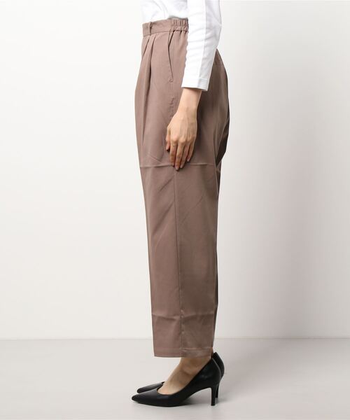 KOBE LETTUCE（コウベレタス）の「センタープレス入りゆるシルエットストレートパンツ（スラックス・レディース・モカ/ピンク系その他/インディゴブルー・M）」の4枚目の写真