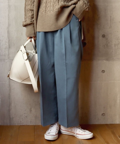 KOBE LETTUCE（コウベレタス）の「センタープレス入りゆるシルエットストレートパンツ（スラックス・レディース・モカ/ピンク系その他/インディゴブルー・M）」の2枚目の写真