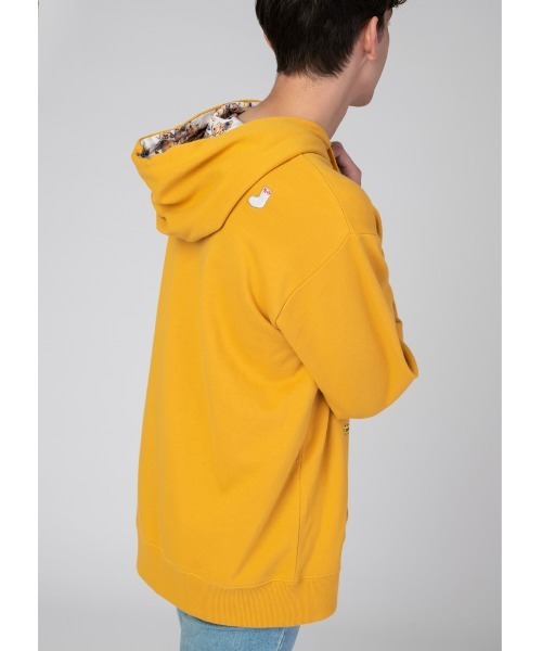 Design Tshirts Store graniph（デザイン　ティーシャツ　ストア　グラニフ）の「CDA(モンスターズ)｜パーカー（パーカー・メンズ・イエロー・SMALL/MEDIUM/LARGE/X-LARGE）」の10枚目の写真