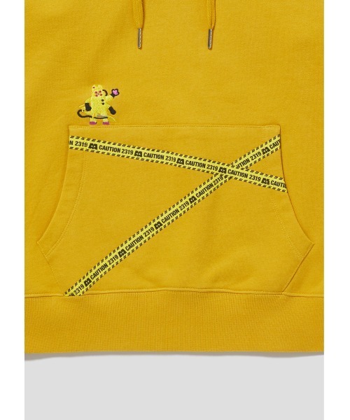 Design Tshirts Store graniph（デザイン　ティーシャツ　ストア　グラニフ）の「CDA(モンスターズ)｜パーカー（パーカー・メンズ・イエロー・SMALL/MEDIUM/LARGE/X-LARGE）」の4枚目の写真