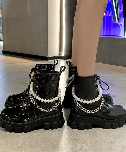 SVEC（シュベック）の「フェイクパール レースアップブーツ（ブーツ・レディース・ブラック/ブラック系その他・35/37/39/40/36/38）」の12枚目の写真