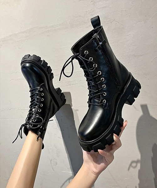 SVEC（シュベック）の「フェイクパール レースアップブーツ（ブーツ・レディース・ブラック/ブラック系その他・35/37/39/40/36/38）」の22枚目の写真