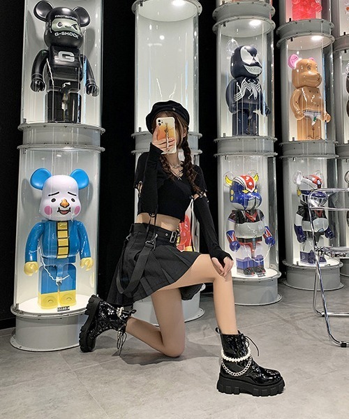 SVEC（シュベック）の「フェイクパール レースアップブーツ（ブーツ・レディース・ブラック/ブラック系その他・35/37/39/40/36/38）」の13枚目の写真