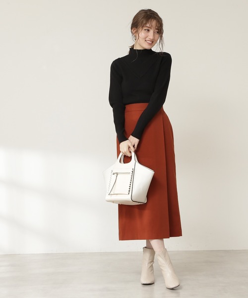 N.（N. Natural Beauty Basic）（エヌエヌナチュラルビューティーベーシック）の「◆デザインネックリブニット（ニット/セーター・レディース・ブラック/オフホワイト/ブルー/モカ・MEDIUM）」の6枚目の写真