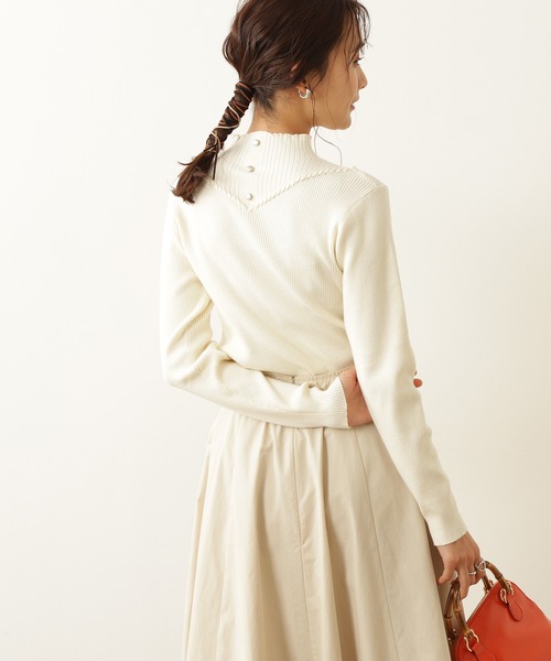 N.（N. Natural Beauty Basic）（エヌエヌナチュラルビューティーベーシック）の「◆デザインネックリブニット（ニット/セーター・レディース・ブラック/オフホワイト/ブルー/モカ・MEDIUM）」の22枚目の写真