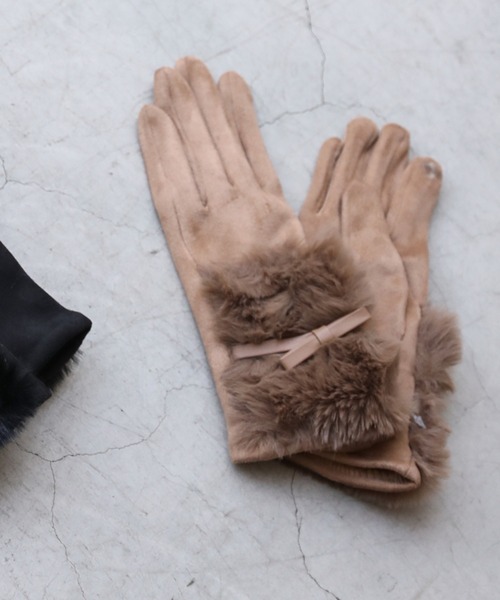 frames RAY CASSIN（フレームスレイカズン）の「【WEB限定】エコファー付きフェイクスェードグローブ（手袋・レディース・ライトグレー/ブラック/ベージュ・FREE）」の3枚目の写真