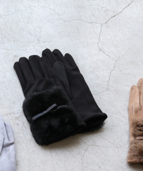 frames RAY CASSIN（フレームスレイカズン）の「【WEB限定】エコファー付きフェイクスェードグローブ（手袋・レディース・ライトグレー/ブラック/ベージュ・FREE）」の8枚目の写真