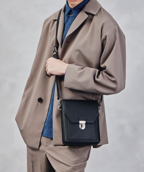 tk.TAKEO KIKUCHI（ティーケータケオキクチ）の「◆フラップスクエアボックスショルダーバッグ（ショルダーバッグ・メンズ・ブラック/グレー/ブラック系3・00）」の3枚目の写真