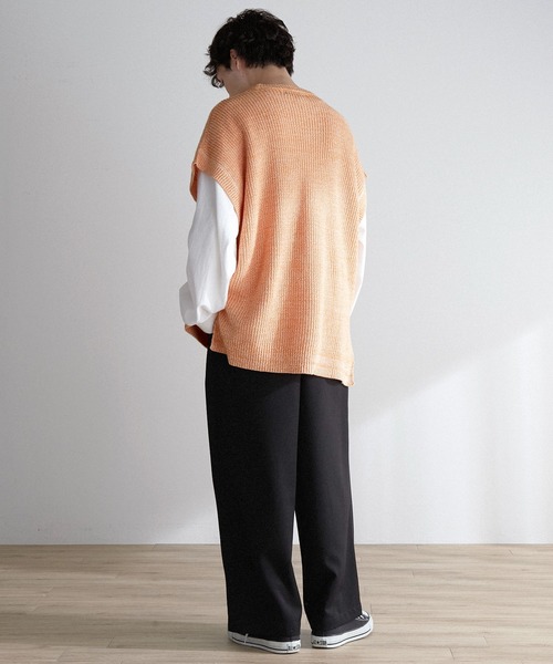 MONO-MART（モノマート）の「畦編み オーバーサイドスリット ニットベスト（ベスト・メンズ・グレイッシュベージュ/グレイッシュブルー/ブラック/チャコール/グリーン/サックスブルー/オレンジ・M/L）」の15枚目の写真