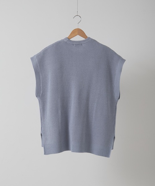 MONO-MART（モノマート）の「畦編み オーバーサイドスリット ニットベスト（ベスト・メンズ・グレイッシュベージュ/グレイッシュブルー/ブラック/チャコール/グリーン/サックスブルー/オレンジ・M/L）」の17枚目の写真