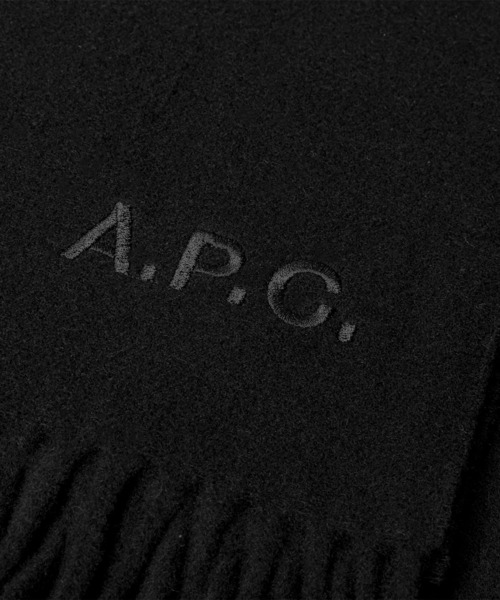 A.P.C.(アーペーセー)の「A.P.C. Alix アー・ペー・セー アリックス 刺繍入り マフラー(マフラー・レディース・ブラック/キャメル/グレイッシュブルー/チャコールグレー・FREE)」の16枚目の写真