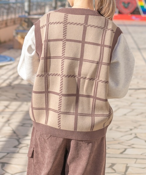 PairPair（ペアペア）の「チェックジャガードニットベスト(ユニセックス)（ベスト・レディース・ブラック/ベージュ/ブラウン・MEDIUM/LARGE）」の11枚目の写真